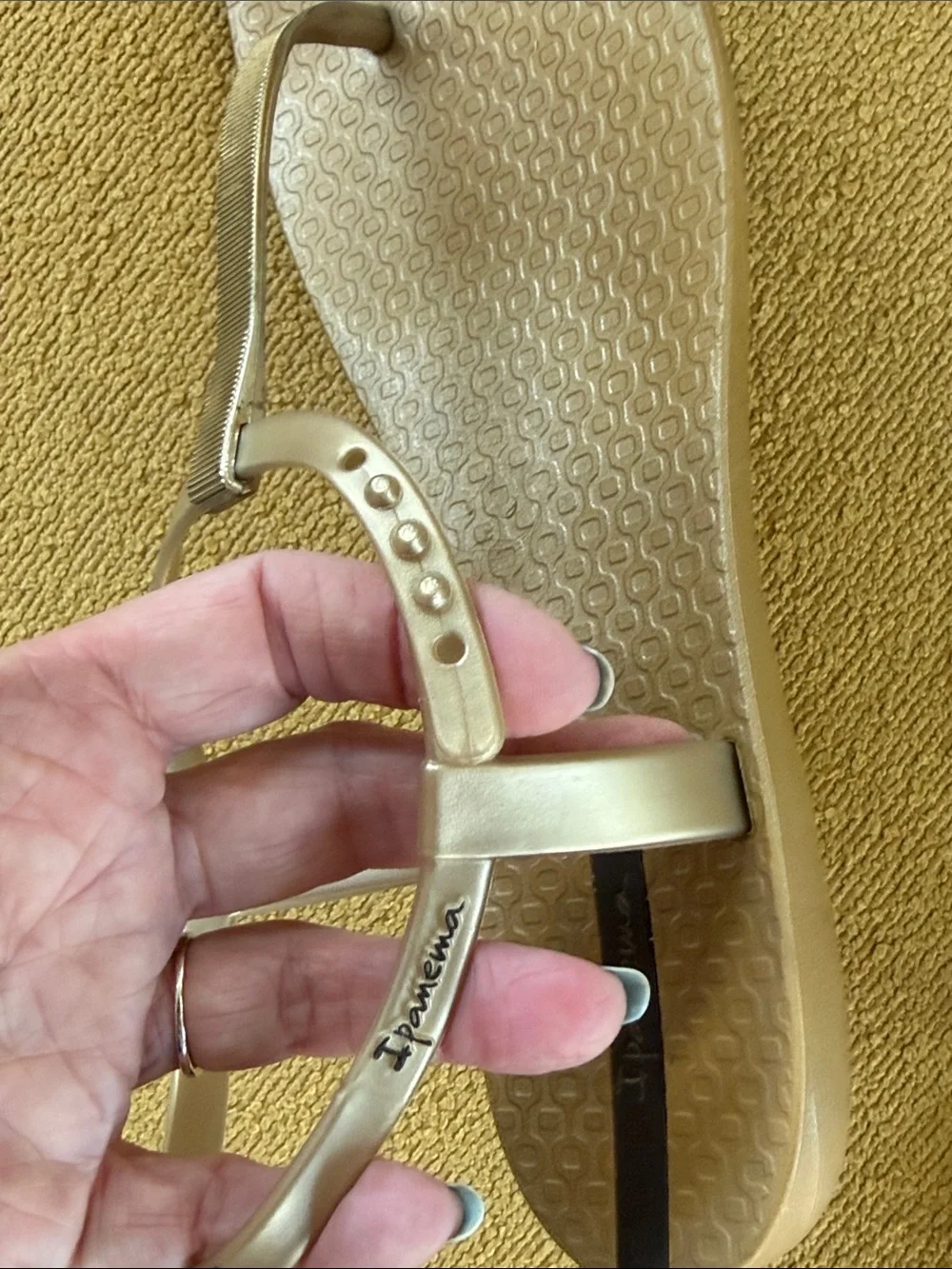 Ipanema sleek metallic